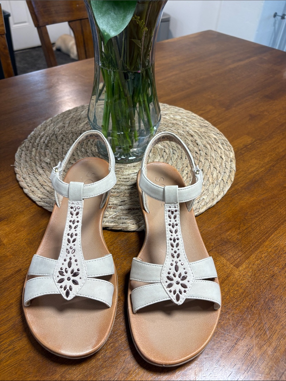 Naturalizer Soul Women's Taupe T-Strap Sandals